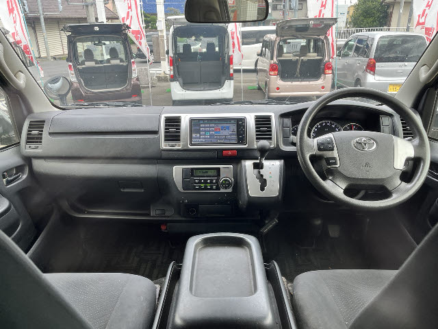 ハイエースバン