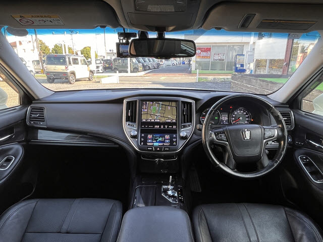 クラウンハイブリッド