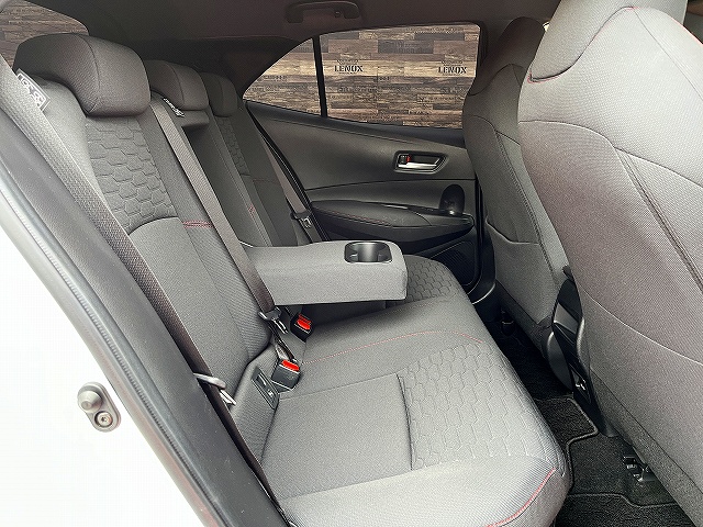 カローラスポーツ