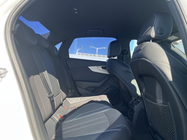 アウディーＡ４