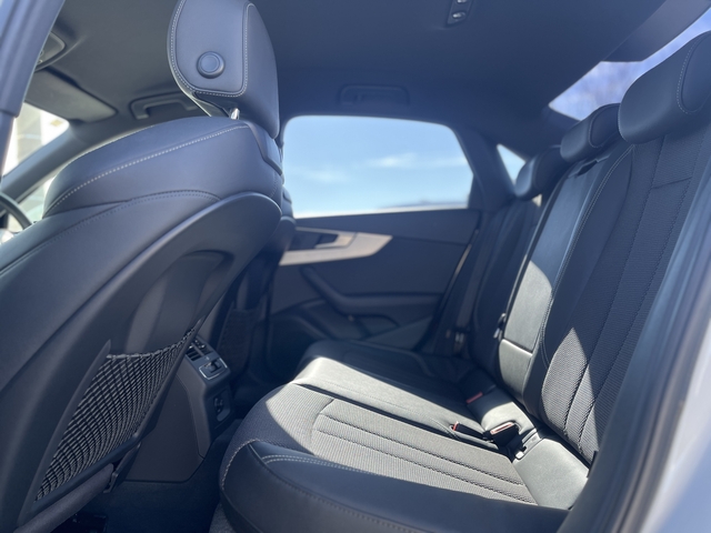 アウディーＡ４