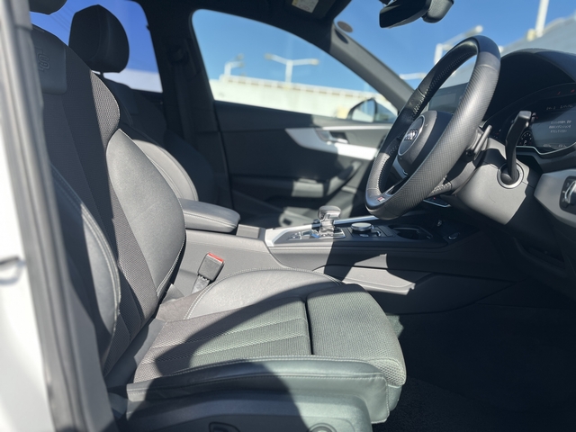 アウディーＡ４