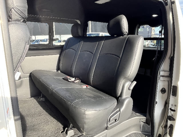 ハイエースバン