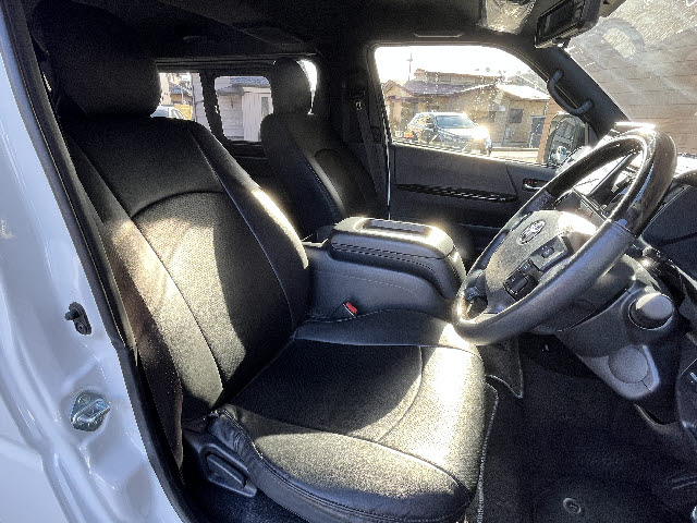 ハイエースバン