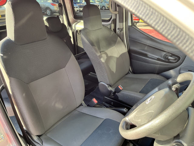 ＮＶ２００バネット