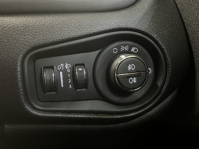 ジープレネゲード