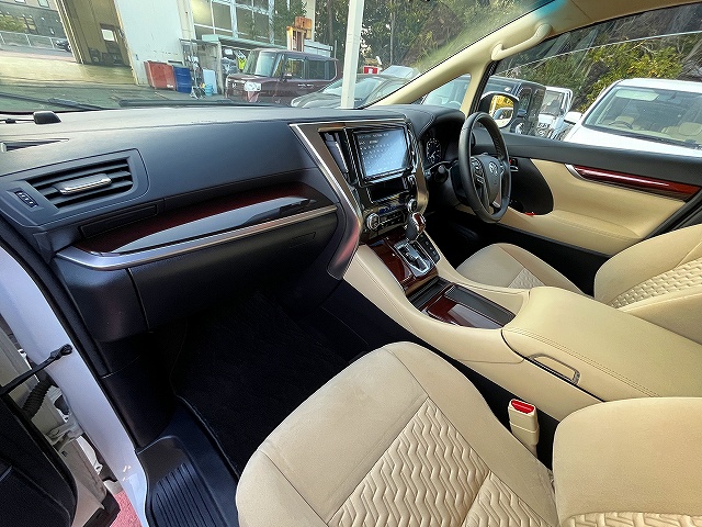 アルファードハイブリッド