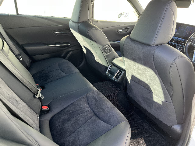 クラウンハイブリッド