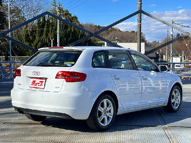 アウディーA3
