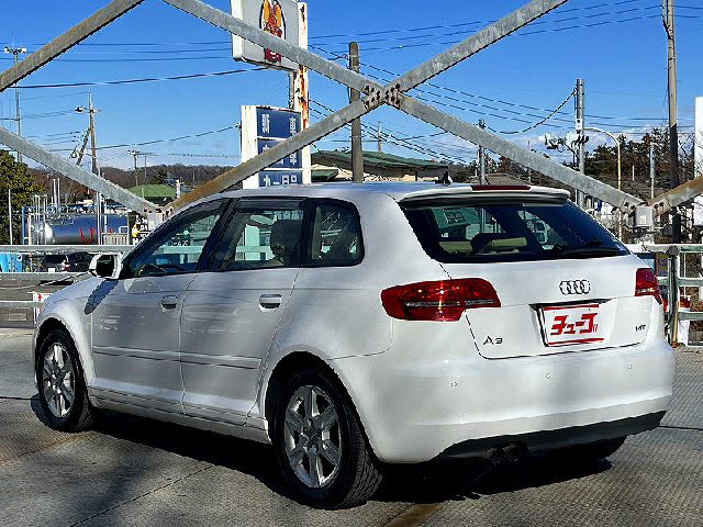 アウディーA3