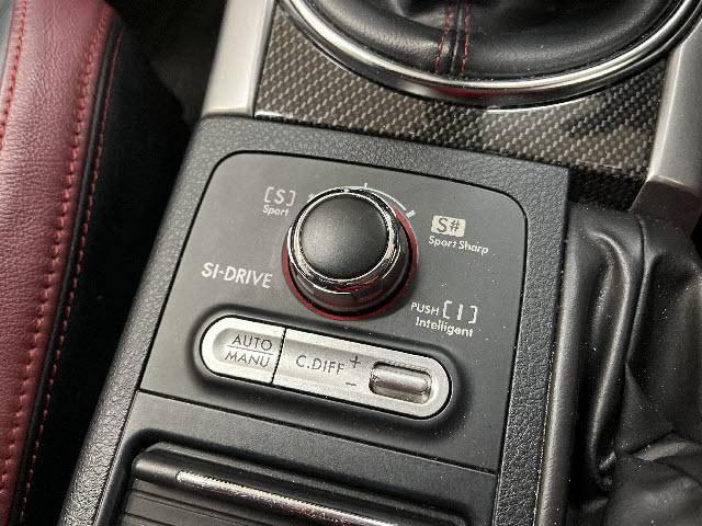 ＷＲＸ＿ＳＴＩ＿革シート＿ＳＤナビ＿ＬＥＤライト＿６速ＭＴ