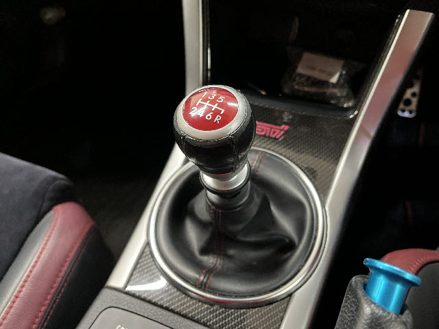 ＷＲＸ＿ＳＴＩ＿革シート＿ＳＤナビ＿ＬＥＤライト＿６速ＭＴ