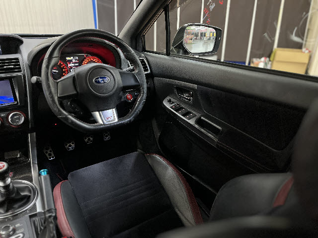 ＷＲＸ＿ＳＴＩ＿革シート＿ＳＤナビ＿ＬＥＤライト＿６速ＭＴ