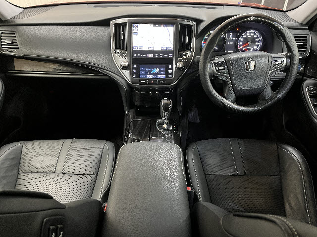 クラウンハイブリッド