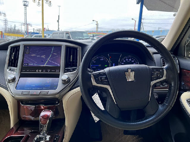 クラウンハイブリッド