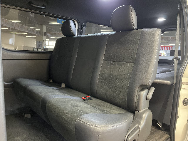 ハイエースバン