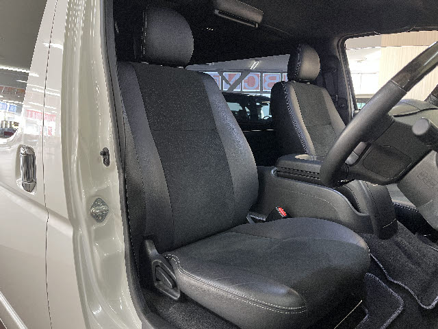 ハイエースバン