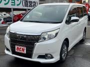 エスクァイア…