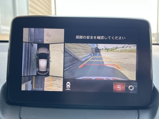 デミオ