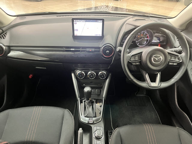 MAZDA2