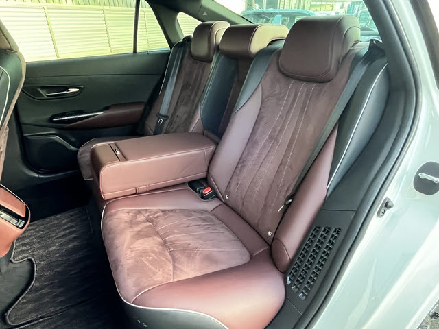 クラウンハイブリッド