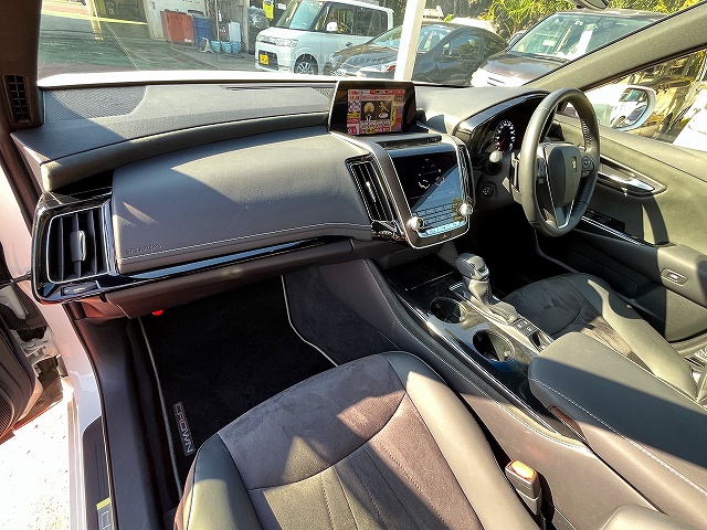 クラウンハイブリッド