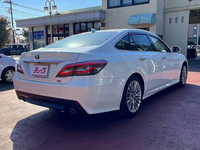 クラウンハイブリッド