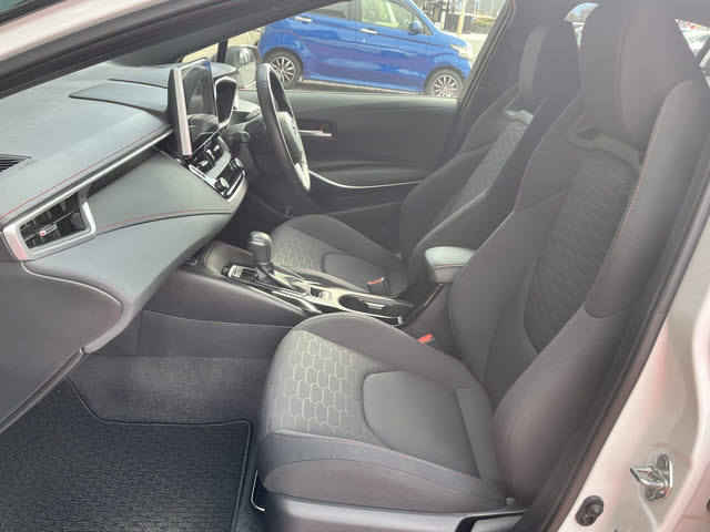 カローラスポーツ