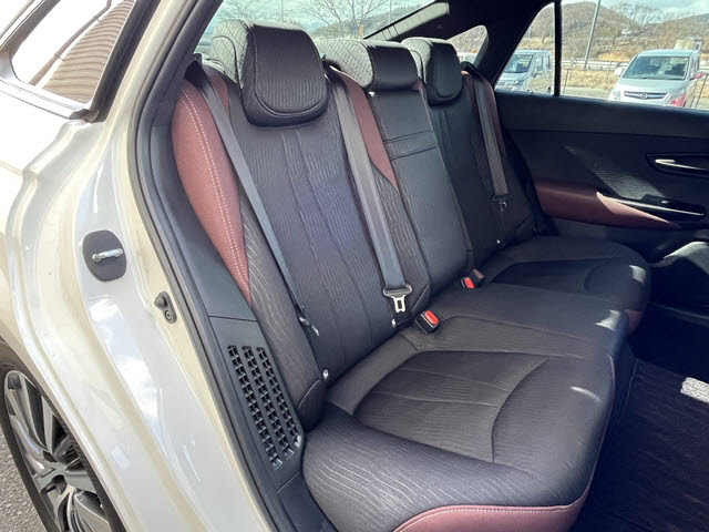 クラウンハイブリッド